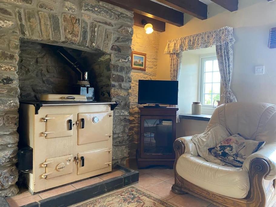 Banc Cottage Moylgrove 外观 照片