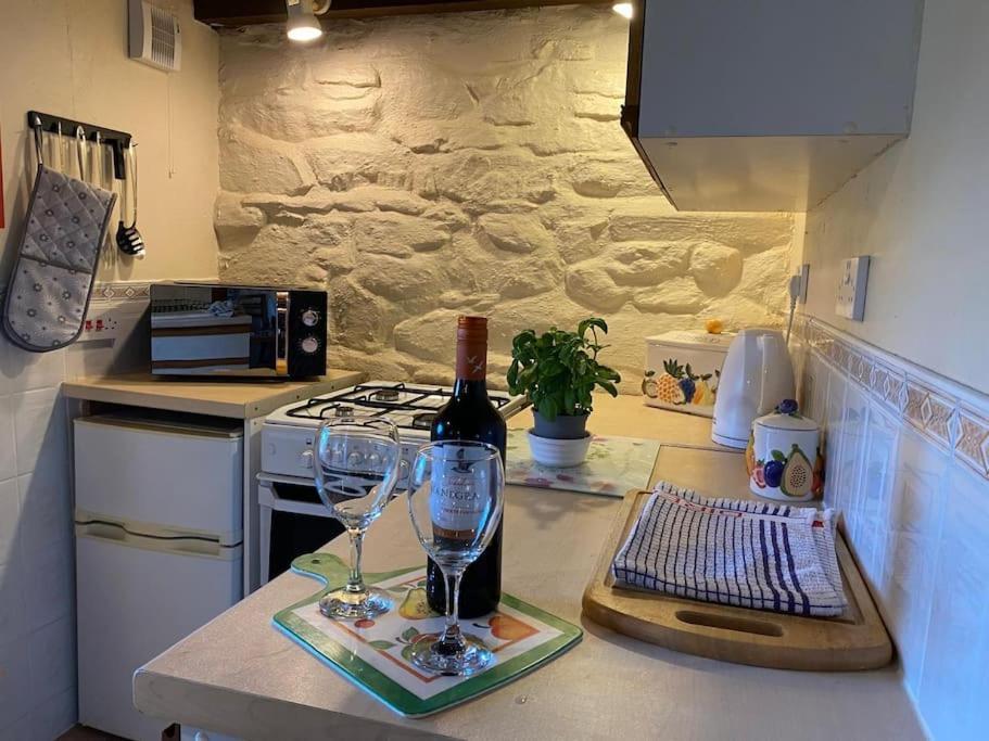 Banc Cottage Moylgrove 外观 照片